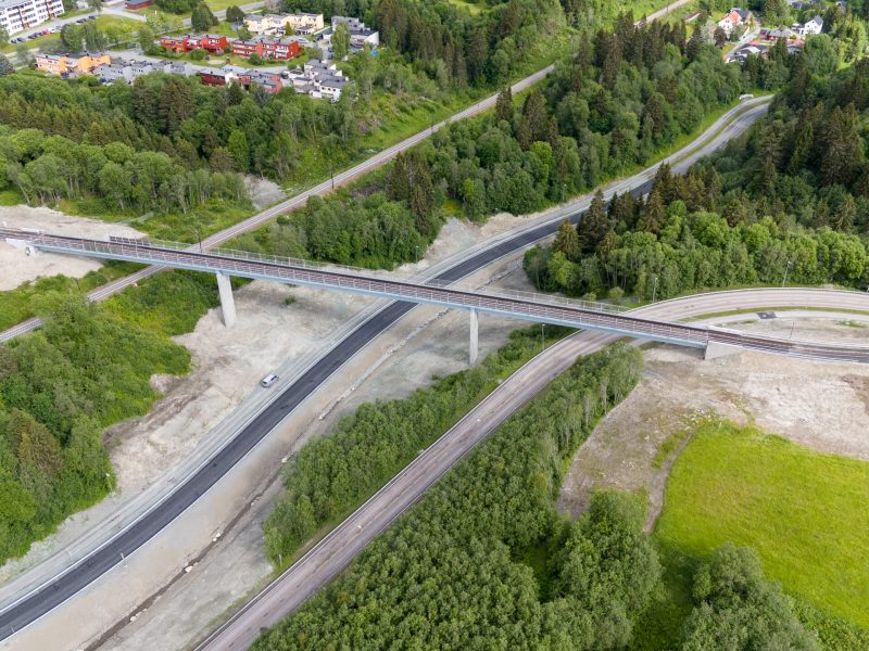 Bilete frå ferdigstillelse av Saupstadbrua